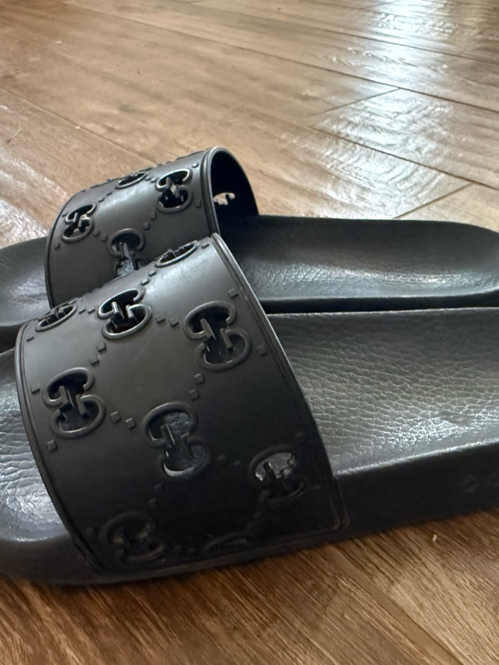 Gucci Black Interlocking G Logo Slide Sandals - Picture 3 of 5